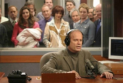 Frasier | Kenny en el sofá