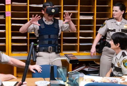Reno 911! | Encubierto en una hamburguesería