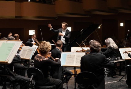 Martha Argerich, Orquesta de Cámara de Lausanne & R. Capuçon interpretan Schumann & Schubert
