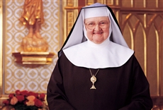 V&iacute;a Crucis en el aniversario del tr&aacute;nsito de Madre Ang&eacute;lica