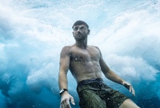 Red Bull Surf: Against Gravity - Leon Glatzer